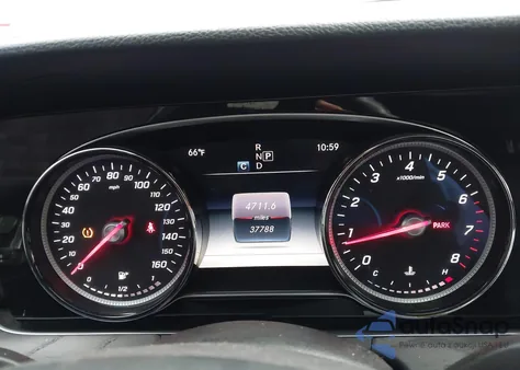 2017 Mercedes-Benz E 300 z USA, uszkodzony, nr VIN WDDZF4JB8HA174469